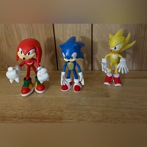 Jakks Pacific Sonic & Friends Action Figure Trio - Sonic Knuckles & Super Sonic